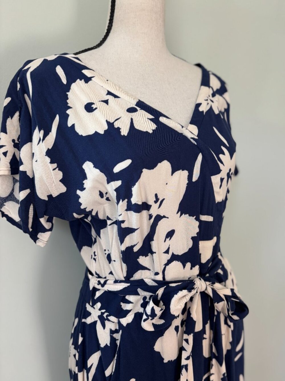 Bravissimo "Really Curvy" Navy Floral Faux Wrap Midi Dress Size 10 Like New — image 2 of 6